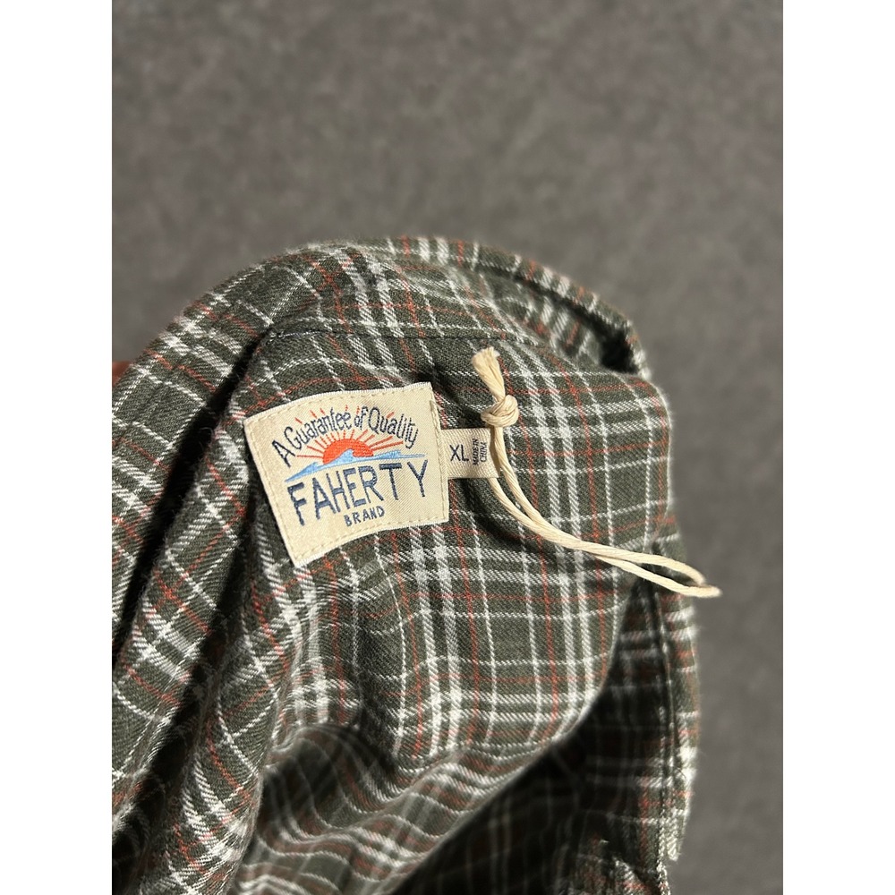 Faherty brand brushed everyday button up shirt long sleeve plaid NWOT XL cotton - Picture 4 of 8